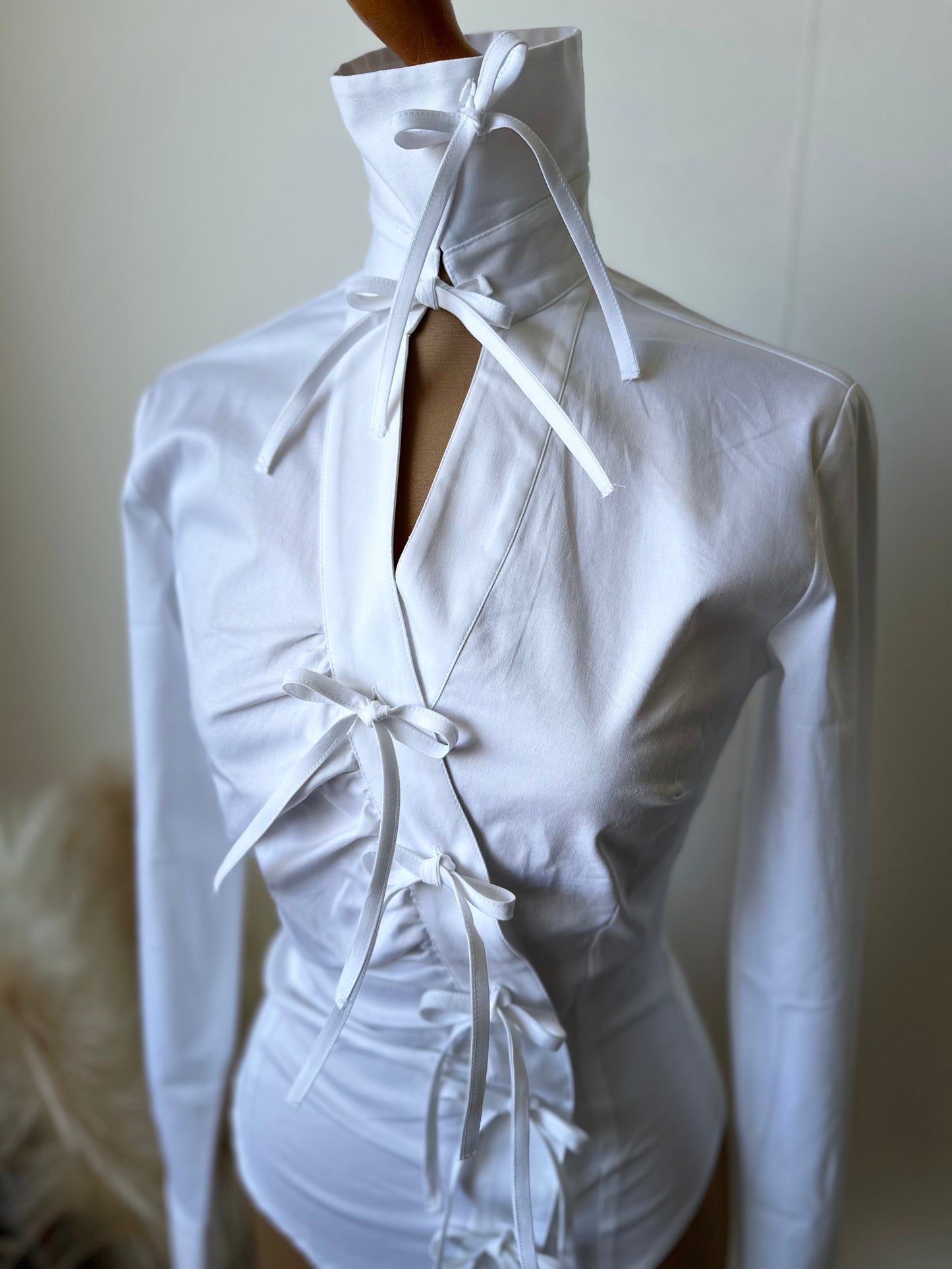 Camicia bianca fiocchetto (White Ele)