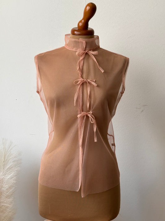 Top smanicato in tulle (luce)