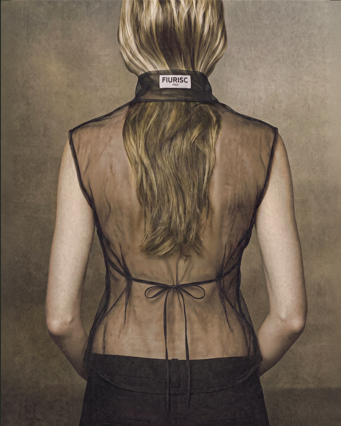 Top smanicato in tulle (ombra)