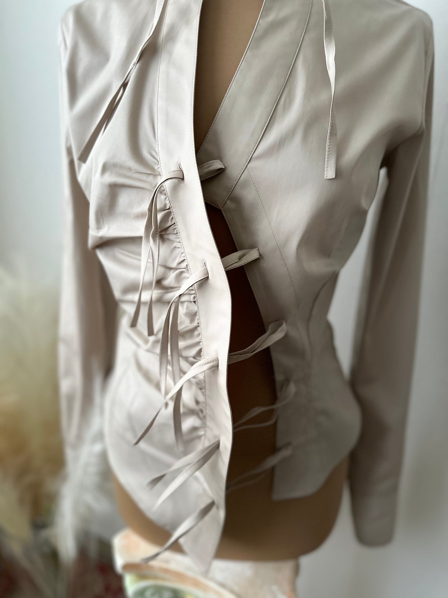 Camicia beige fiocchetto (fencingstyle)