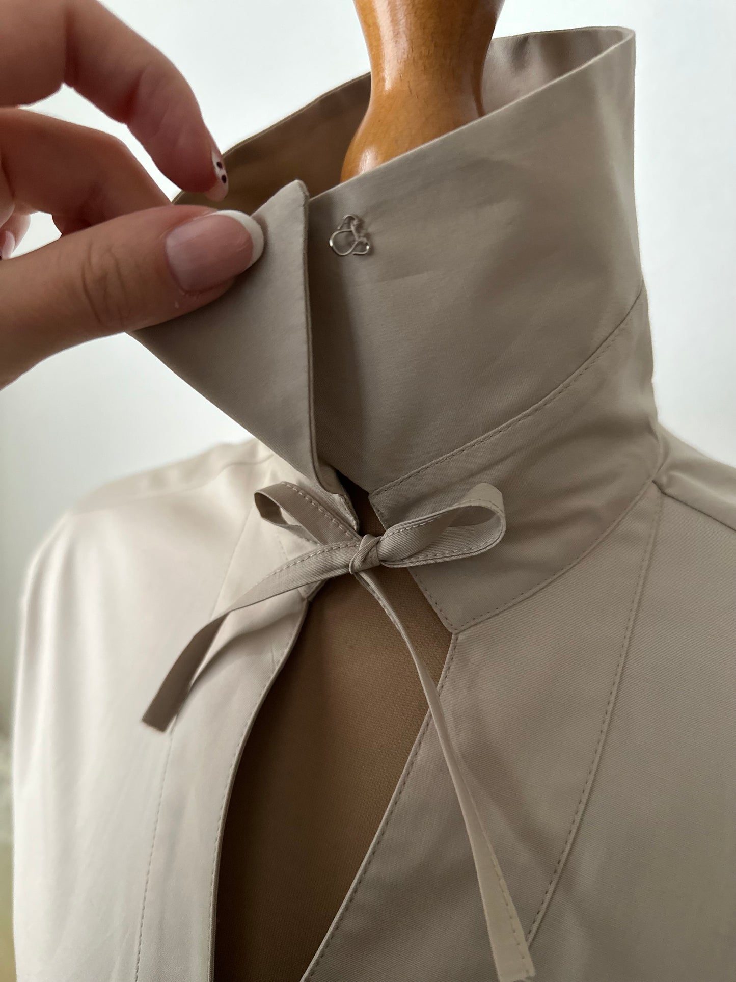 Camicia beige fiocchetto (fencingstyle)