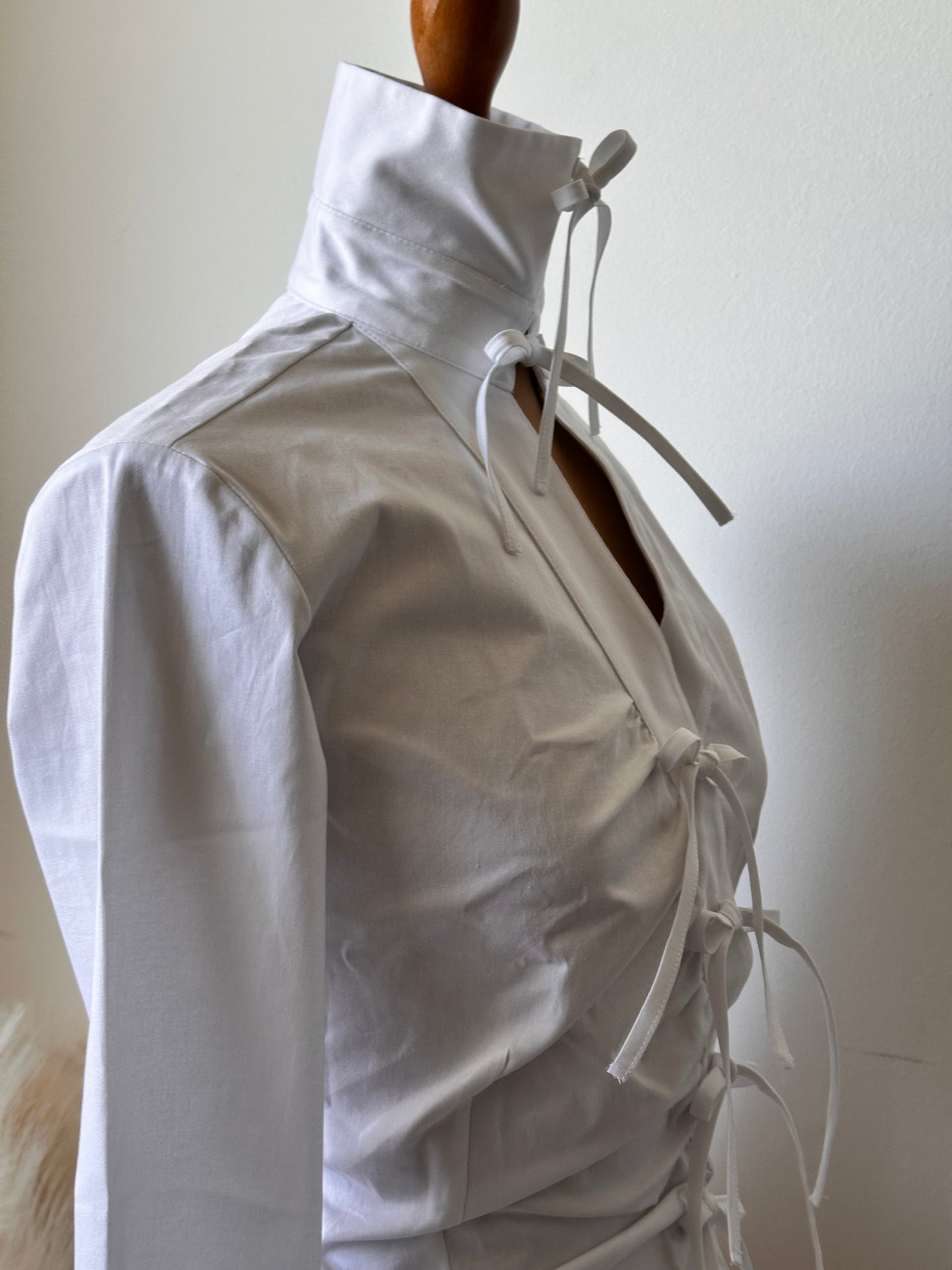 Camicia bianca fiocchetto (White Ele)