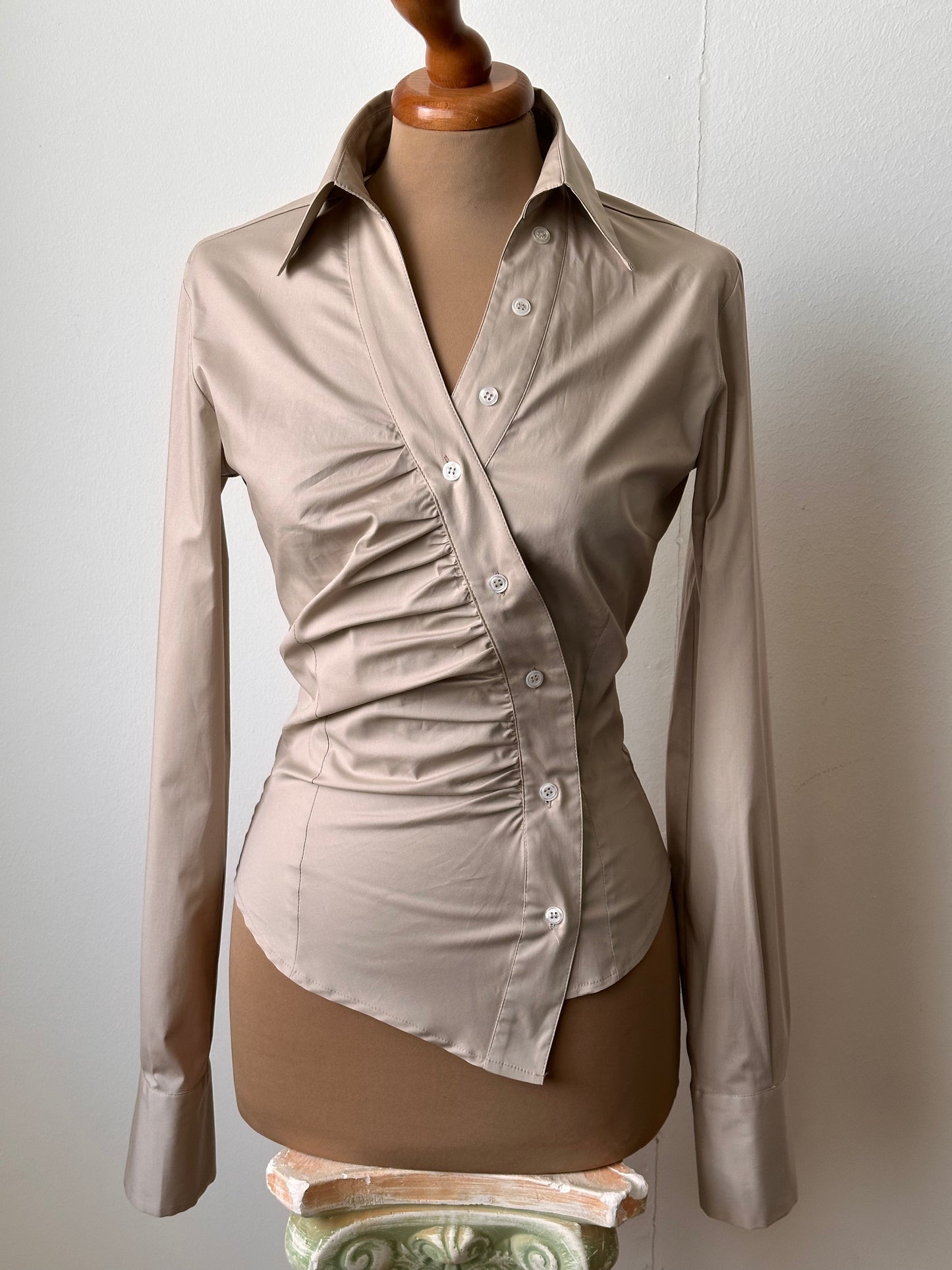 Camicia asimmetrica beige
