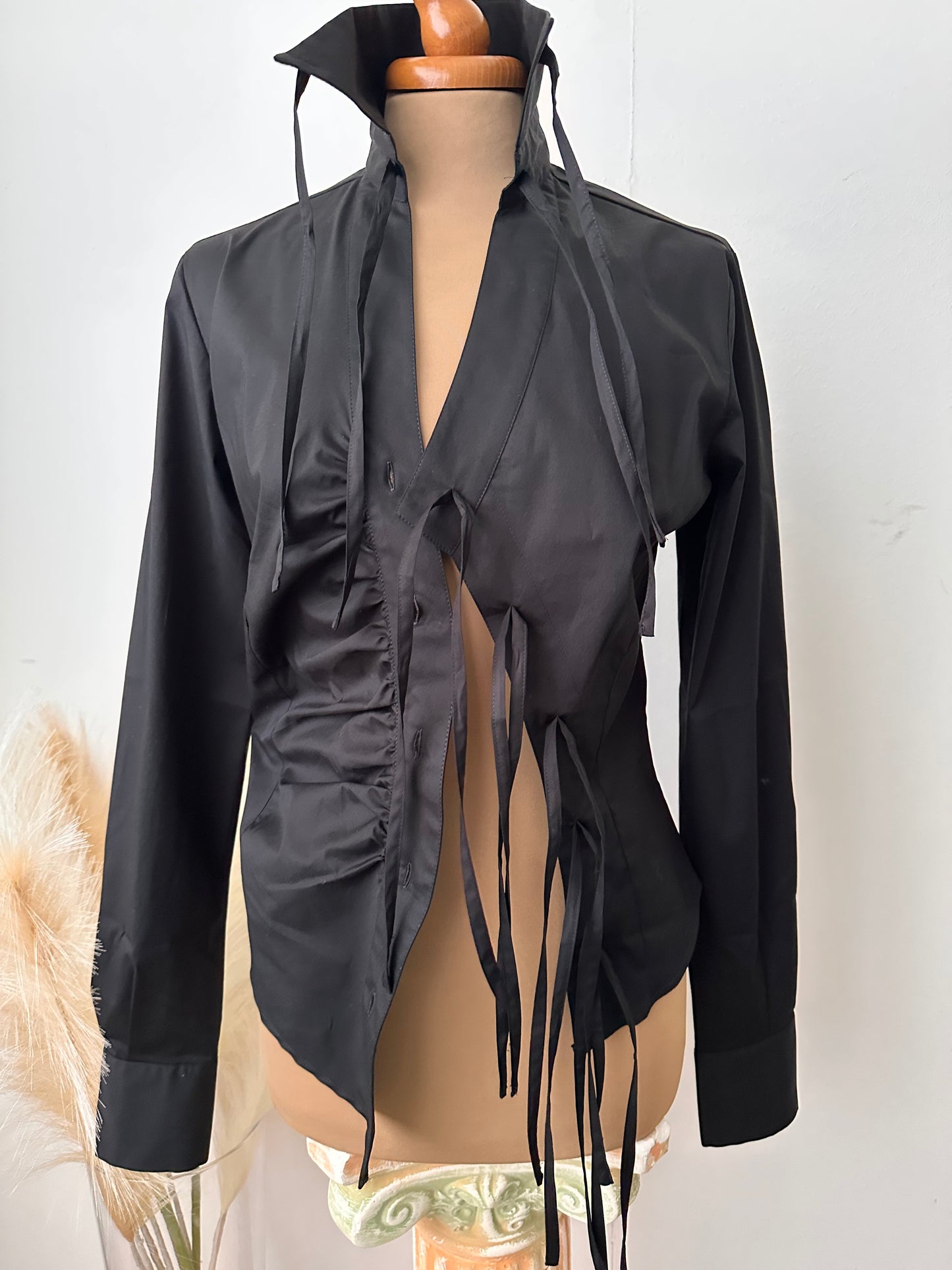 Camicia nera fiocchetto (Black Hydra)