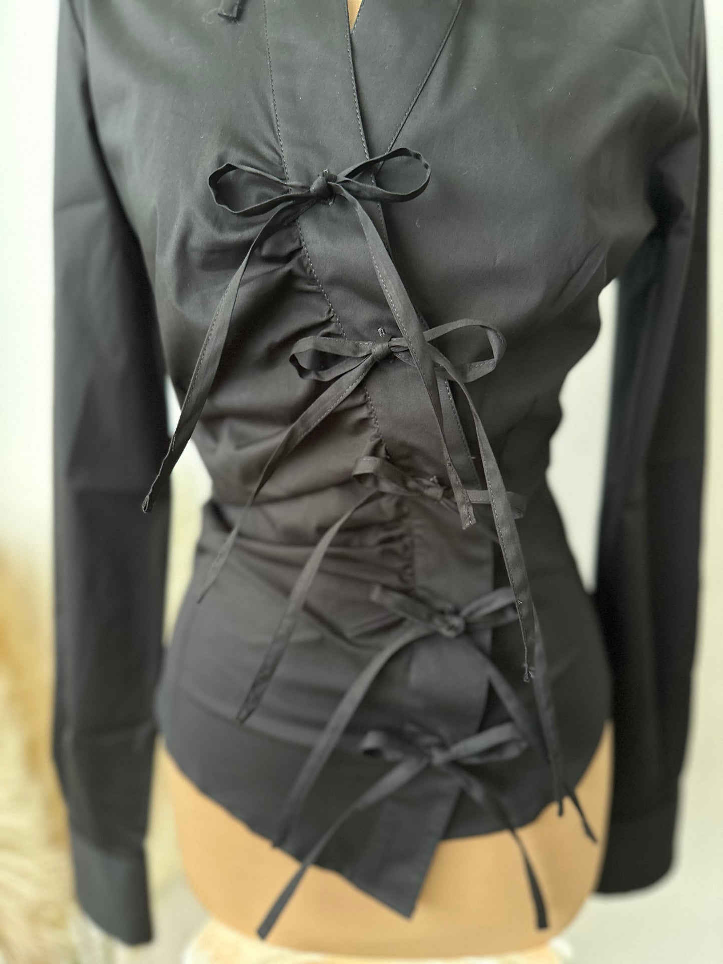 Camicia nera fiocchetto (Black Hydra)