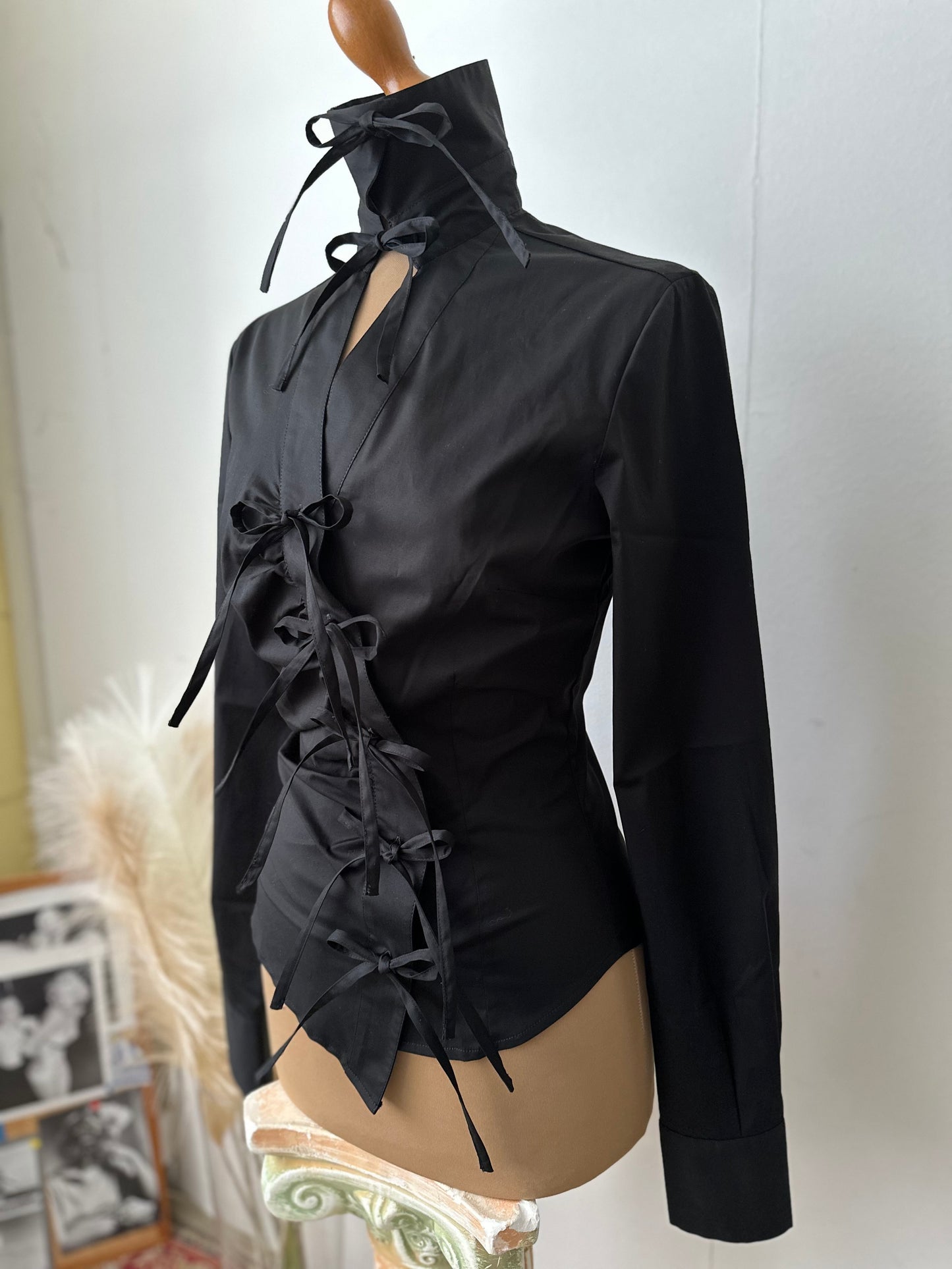 Camicia nera fiocchetto (Black Hydra)