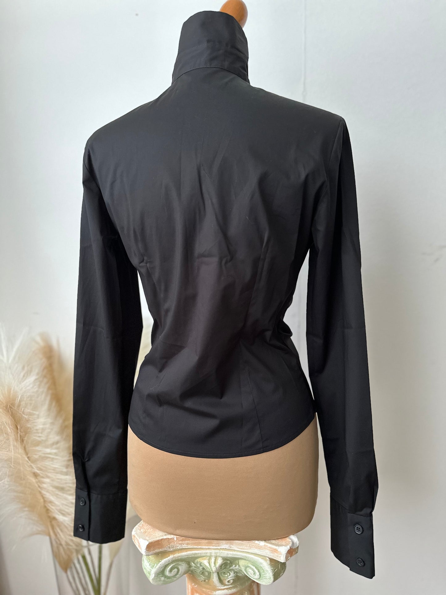 Camicia nera fiocchetto (Black Hydra)