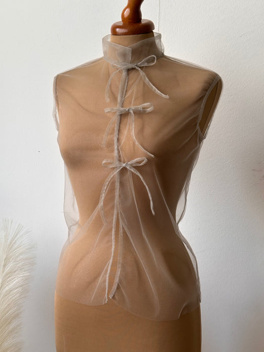Top smanicato in tulle (cenere)